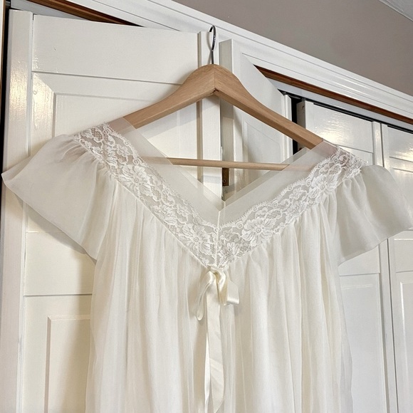 Evette Lingerie - Picture 5 of 11